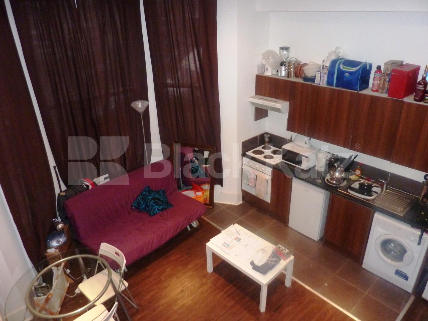 			GREAT FLAT!, 1 Bedroom, 1 bath, 1 reception Flat			 Sutherland Avenue, MAIDA VALE
